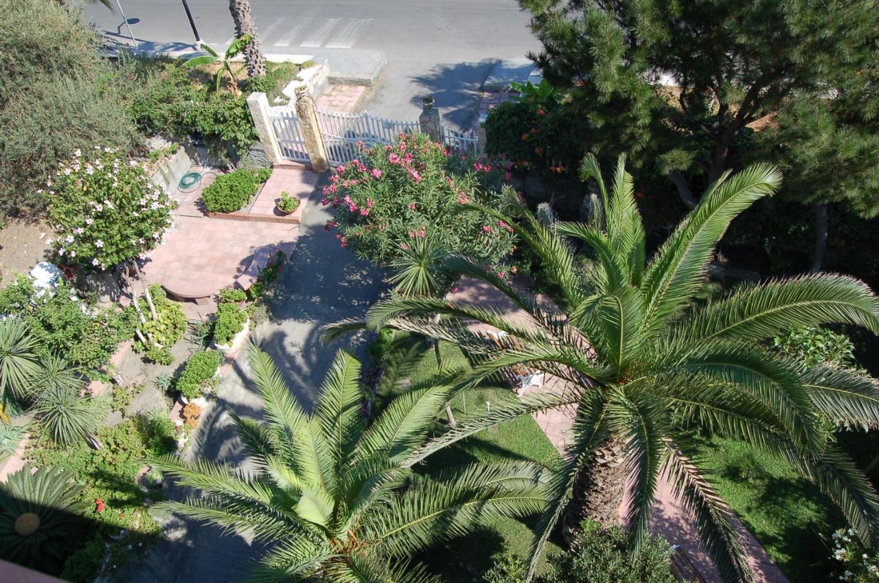 Le Zagare Apartments SantʼAlessio Siculo Buitenkant foto