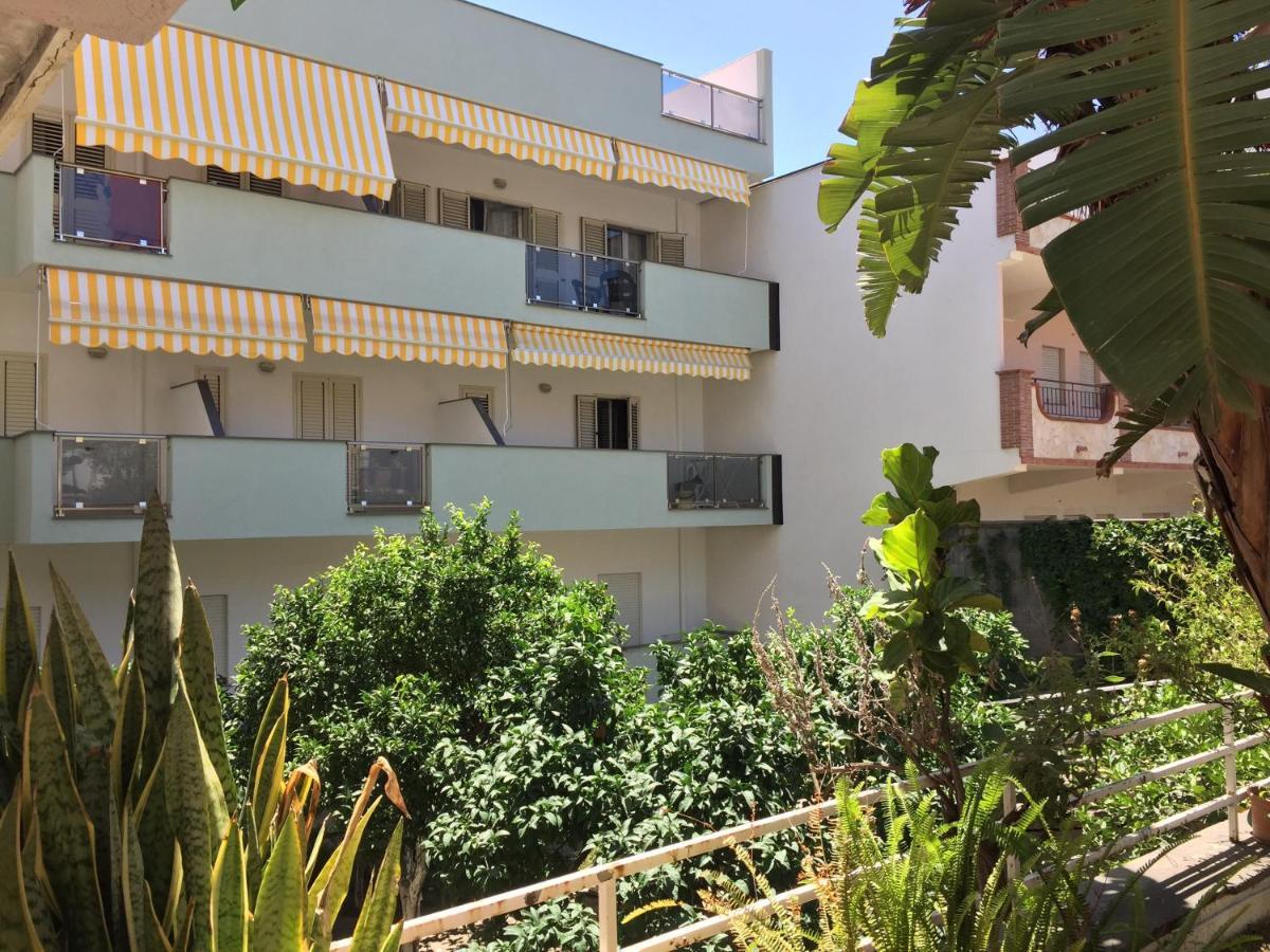 Le Zagare Apartments SantʼAlessio Siculo Buitenkant foto
